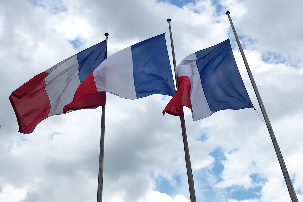 french flag creteil bright snack skateboards